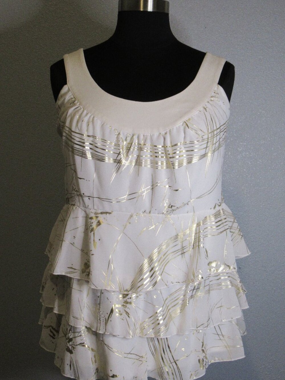 White & Gold Metallic Tiered Ruffle Tank Top – Sleeveless Peplum Blouse